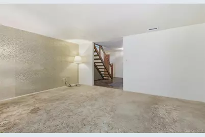 5431 Expressway Drive N, Holtsville, NY 11742 - Photo 13