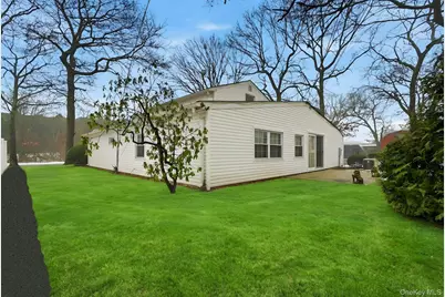 5431 Expressway Drive N, Holtsville, NY 11742 - Photo 5