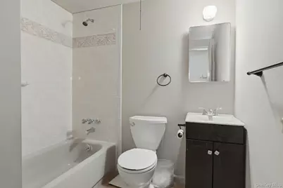 5431 Expressway Drive N, Holtsville, NY 11742 - Photo 27