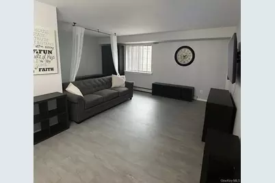 13 Pinebrook Place #13, Bay Shore, NY 11706 - Photo 3