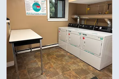 13 Pinebrook Place #13, Bay Shore, NY 11706 - Photo 11