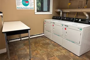 13 Pinebrook Pl, Bay Shore, NY 11706 - Photo 11