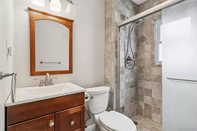 114 Lexington Avenue, Franklin Square, NY 11010 - Photo 11