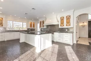 12 Knollwood Rd, Roslyn, NY 11576 - Photo 13