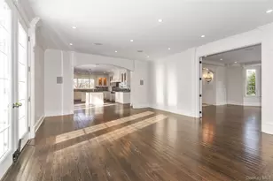 12 Knollwood Rd, Roslyn, NY 11576 - Photo 11