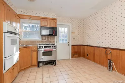 158 Reville Street, Bronx, NY 10464 - Photo 9