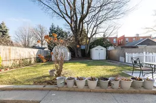 158 Reville St, Bronx, NY 10464 - Photo 27