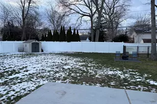 74 Wedgewood Dr, Coram, NY 11727 - Photo 17