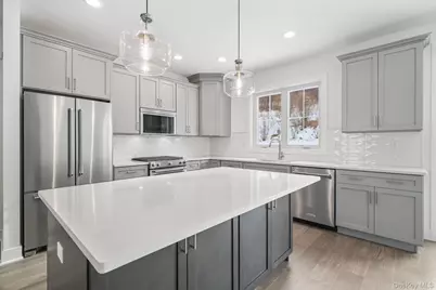 4034 Chestnut Ridge Rd Unit #62, Fishkill, NY 12524 - Photo 11