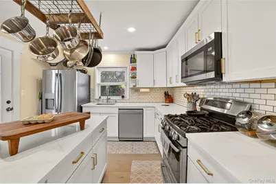 1408 Henry Avenue, Mamaroneck, NY 10543 - Photo 7