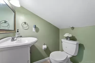 1408 Henry Avenue, Mamaroneck, NY 10543 - Photo 19