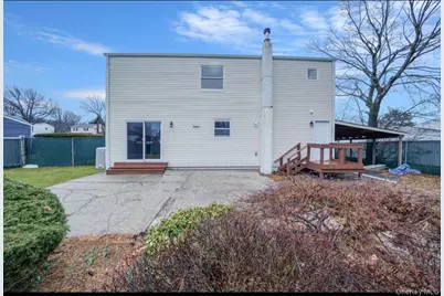 39 2nd Place, Central Islip, NY 11722 - Photo 9