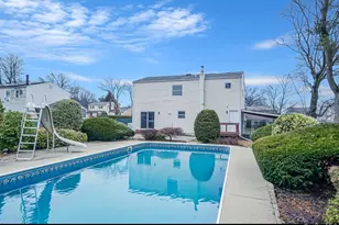 39 2nd Pl, Central Islip, NY 11722 - Photo 7