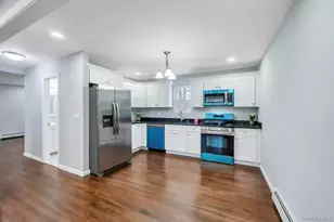 4 Dourland Rd, Medford, NY 11763 - Photo 21