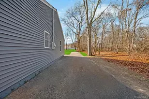 4 Dourland Rd, Medford, NY 11763 - Photo 5