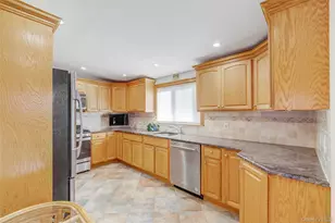 204 Maeder Ave, Merrick, NY 11566 - Photo 17