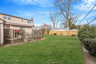 204 Maeder Ave, Merrick, NY 11566 - Photo 7