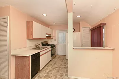 4 Deepdale Drive, Brentwood, NY 11717 - Photo 9