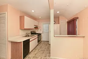 4 Deepdale Dr, Brentwood, NY 11717 - Photo 9