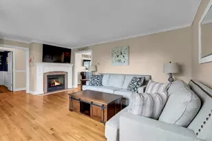 358 Rider Ave, Patchogue, NY 11772 - Photo 5