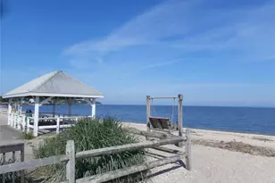 52325 County Rd 48, Southold, NY 11971 - Photo 17