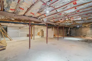 4 Laurel Ln, Shirley, NY 11967 - Photo 11