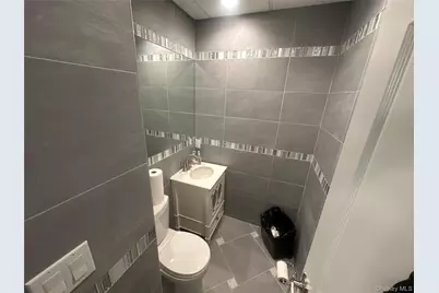 135 Rockaway, Lawrence, NY 11559 - Photo 3