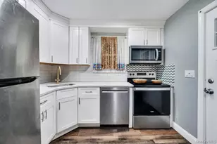 39 Andrews Ave, Wheatley Heights, NY 11798 - Photo 9