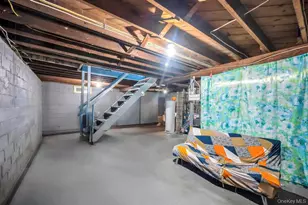 39 Andrews Ave, Wheatley Heights, NY 11798 - Photo 15