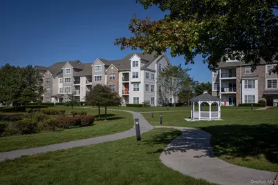 1 Charles Pond Drive #7-733, Coram, NY 11727 - Photo 3