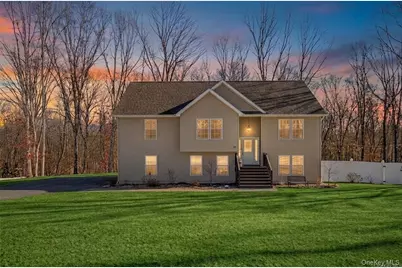 31 Greenshire Way, Walden, NY 12586 - Photo 1