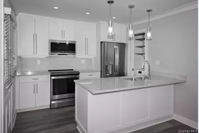 23 Weaver Drive #13-8O, Massapequa, NY 11758 - Photo 3