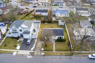 21 Somerset Road N, Amityville, NY 11701 - Photo 13