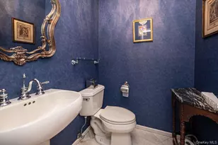 37 Windwatch Dr, Hauppauge, NY 11788 - Photo 31