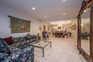 37 Windwatch Dr, Hauppauge, NY 11788 - Photo 17