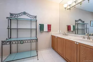 37 Windwatch Dr, Hauppauge, NY 11788 - Photo 27