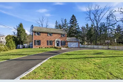 131 Turkey Lane, Cold Spring Harbor, NY 11724 - Photo 3