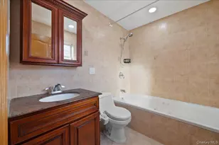 81-32 265th St, Glen Oaks, NY 11004 - Photo 19