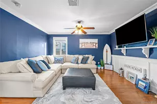 60 Pickwick Ln, North Babylon, NY 11703 - Photo 9