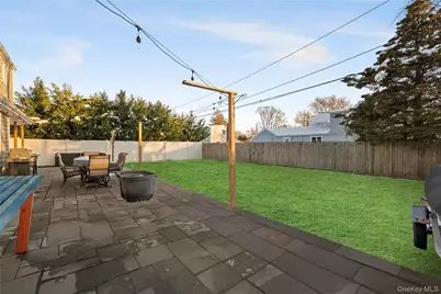 60 Pickwick Lane, North Babylon, NY 11703 - Photo 35