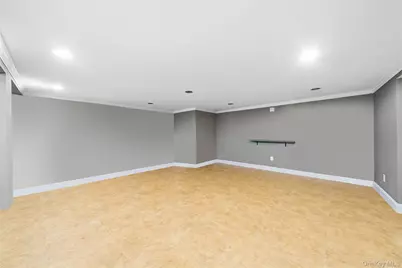 60 Pickwick Lane, North Babylon, NY 11703 - Photo 31