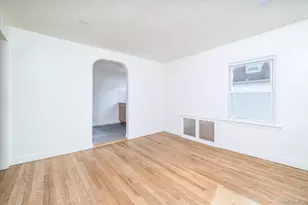 9 Hanover Pl, Rockville Centre, NY 11570 - Photo 3