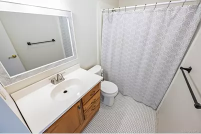 423 Woodbridge Drive #B, Ridge, NY 11961 - Photo 19