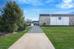 423 Woodbridge Dr, Ridge, NY 11961 - Photo 25