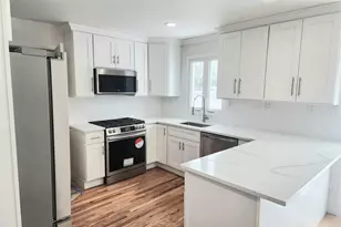 945 Derrick Adkins Ln, West Hempstead, NY 11552 - Photo 3