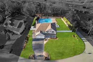 1 Crystal Ct, Smithtown, NY 11787 - Photo 5