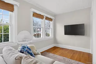 9 Garden Pl, Bay Shore, NY 11706 - Photo 9