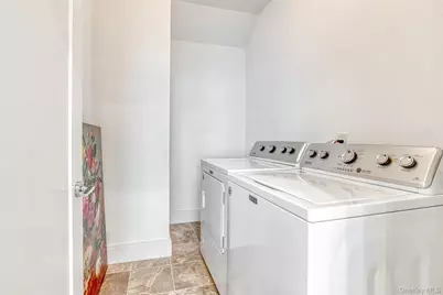 121 Marina Pointe Drive #121, East Rockaway, NY 11518 - Photo 23