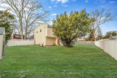 1663 Claas Avenue, Holbrook, NY 11741 - Photo 25