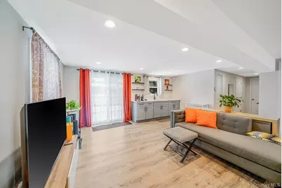 1663 Claas Avenue, Holbrook, NY 11741 - Photo 15